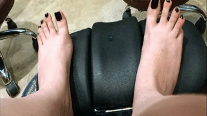 Pedicure Toe Scrunching and Pointing in Public PLUS SPLASHING