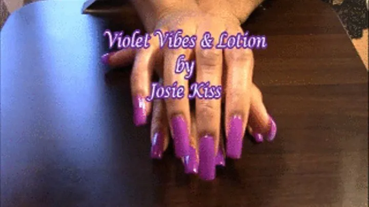 Lotion Violet Vibes Nails Low