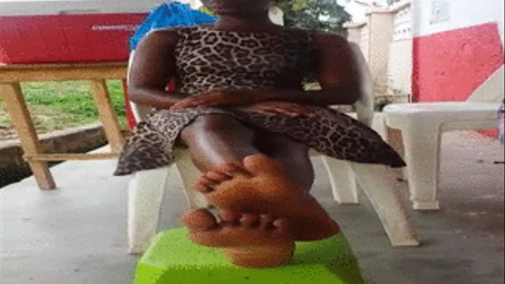 Slim GH Obaa Crosses Soles at Ankles on Stool