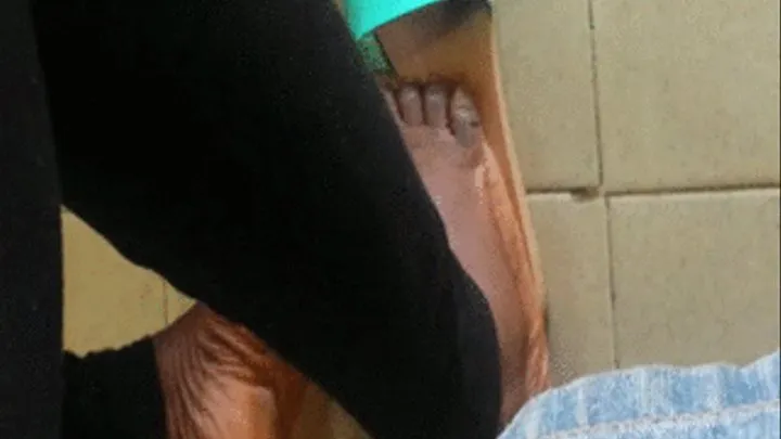 Papistimol Gets Ebony Feet Pedicured at Beauty Salon Pt. 1