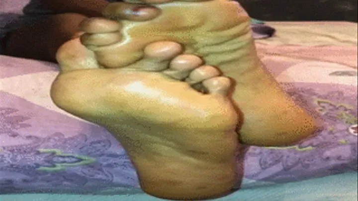 Asante Yaa's Luscious, Glistening Soles & Oiling Them Up