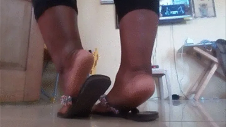 Hot GH Babe's Thick, Wrinkly Ebony Feet & Soles In & Out of Slippers