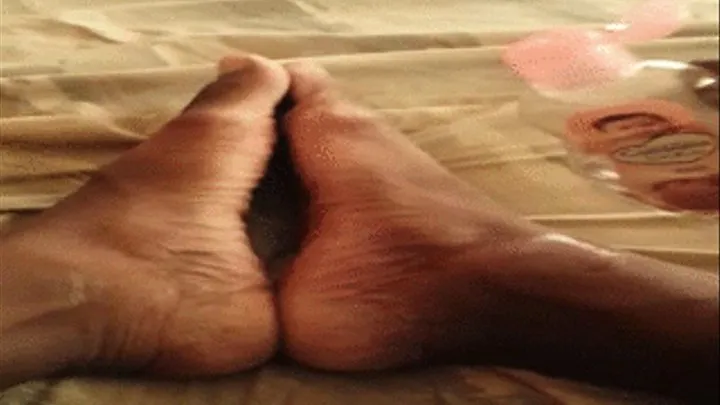 Oily Male Wrinkled, Juicy Soles & Mirror Reflection of Them