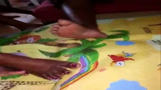 Big Step-Mama Obaa Fante Awake with Thick, Pedicured Ebony Feet On Floor