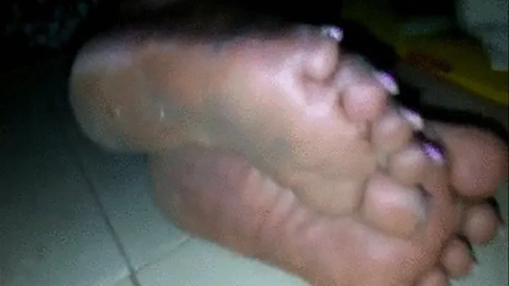 Big Step-Mama Obaa Fante Fast Resting On Floor with Wrinkly, Mature Soles In Sight Pt. 1
