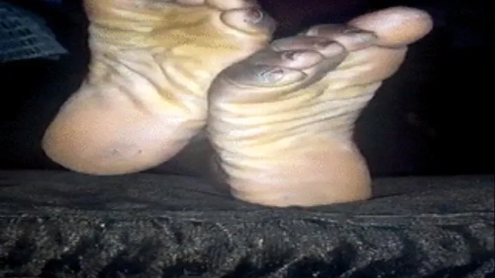 Akweley's Wrinkly, Meaty, Juicy, Thick Soles Crossed at Ankles with Toe Scrunching