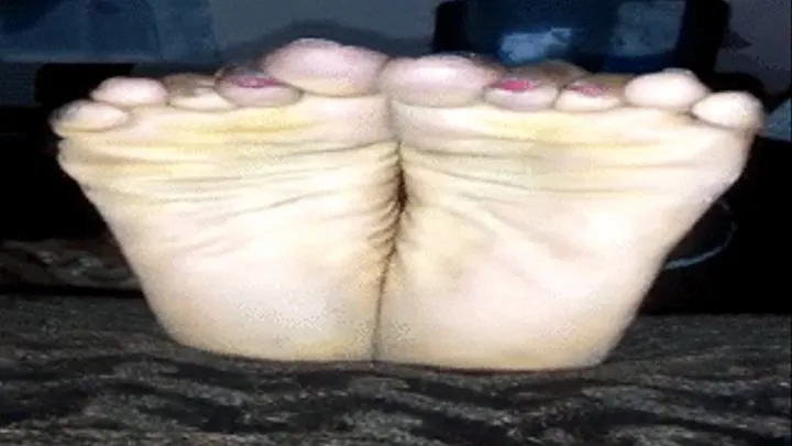 Akweley's Wrinkly Soles Srcunched