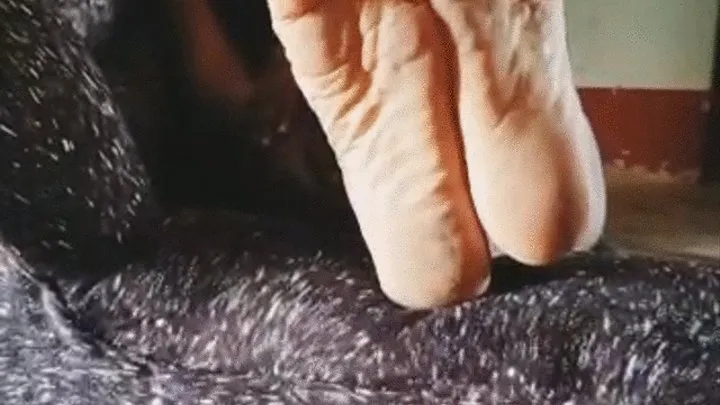 Igbo Omo Actress' Juicy, Thick, Sexy, Wrinkled Soles Crossed at Ankles