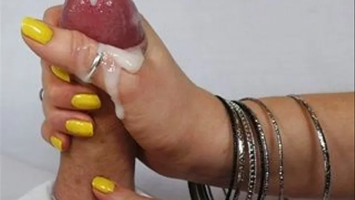 Summer's Cumming - beautiful early morning handjob with yellow nail varnish SLOW MOTION