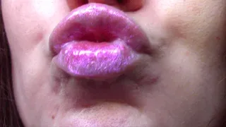 Shiny Gloss Lips Mesmer Kisses