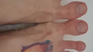 Sexy Wet Foot Massage With Toe Cracking