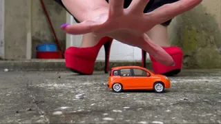 Giantess vs car