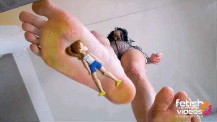 I dance with bare feet on your slave's face ( Giantess and Crushing Fetish with Miss Karey )