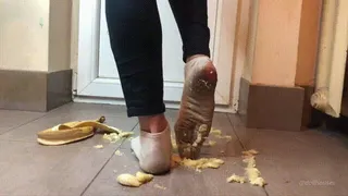 BANANA CRUSH IN DIRTY WHITE SOCKS