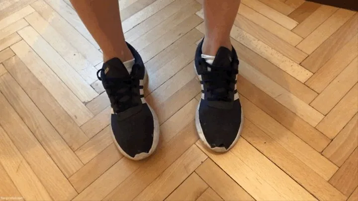 WORN GYM SHOES TOE WIGGLING INSIDE SNEAKERS WITH HOLES