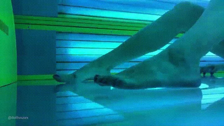 TANNING BED CANDID FEET TEASE DAY 2