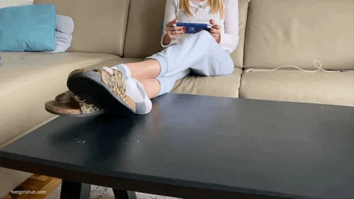 GAMER GIRL KIRA IGNORING YOUR WHILE PLAYING NINTENDO