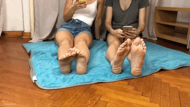 FEET IGNORE SEXY WRINKLED SOLES