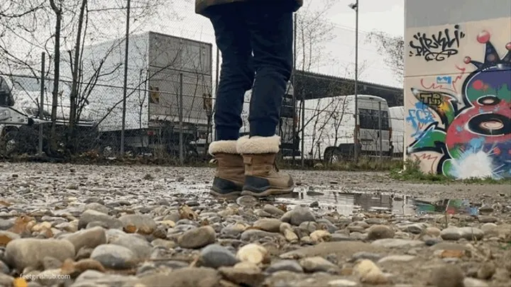 PUDDLE WALK IN WET UGG BOOTS