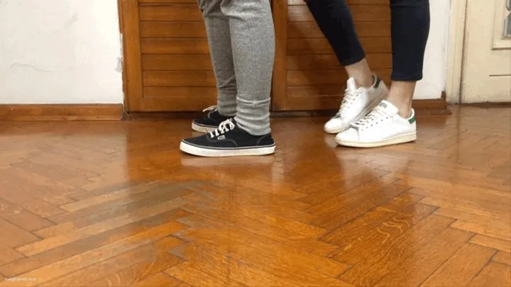 FEET FIGHT IN SNEAKERS IN A QUEUE