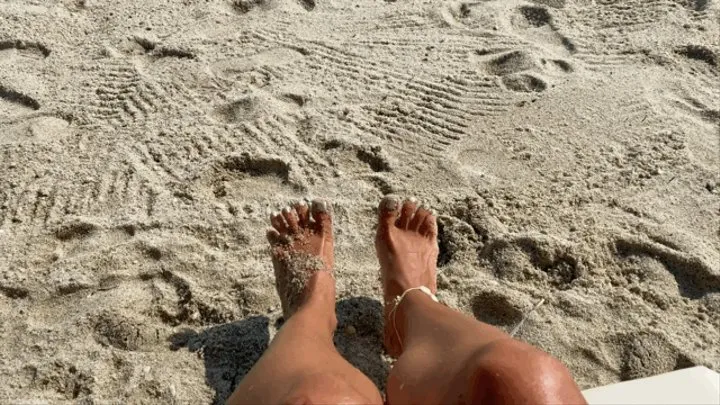 KIRA FEET DAY FROM A SUMMER BEACH VACATION