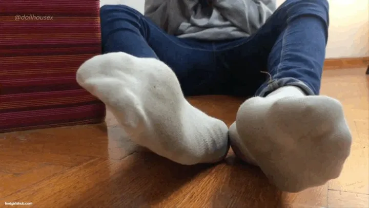 DIRTY WHITE SOCKS IN YOUR FACE LONG
