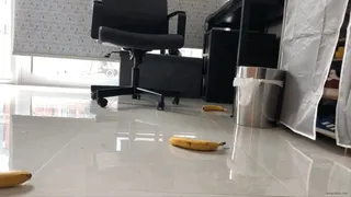 WALK OVER CRUSHING BANANAS IN OFFICE FLATS ACCIDENTAL CRUSH **CUSTOM CLIP**