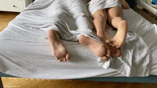 CHLOE SNEAKS IN KIRAS BED