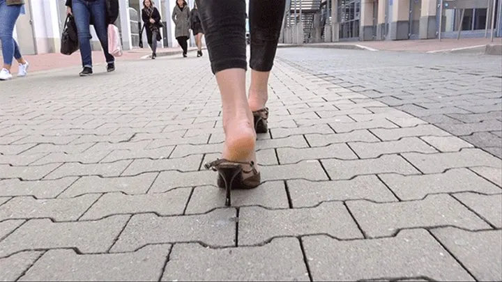 pesne Franciene in her high-heeled shoes