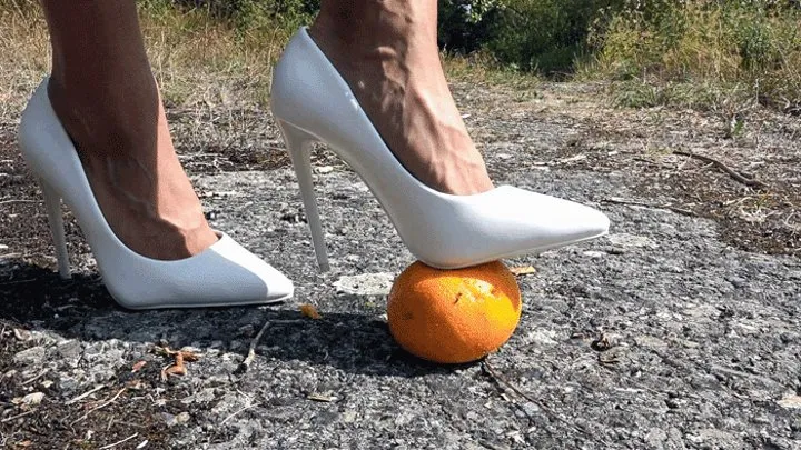 zedne Orange under high heels