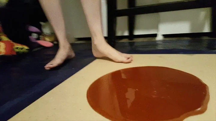 Kay Pop Stuck Barefoot in Honey Trap