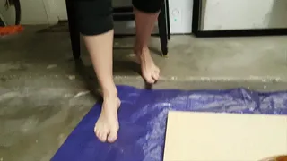 Lee Lynn Stuck Barefoot in Glue