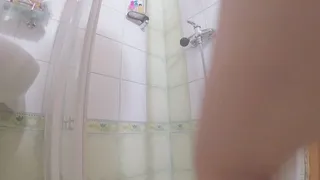 Hour glass Milf is having shower