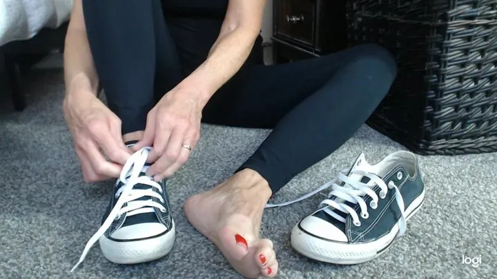 Converse Sneakers Tying Bows