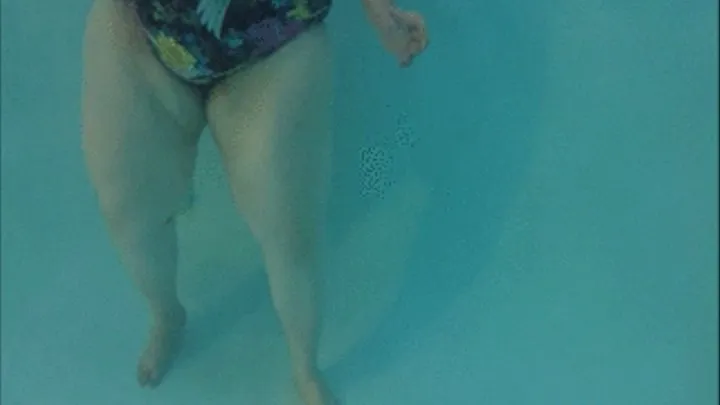 SSBBW going for a swim!