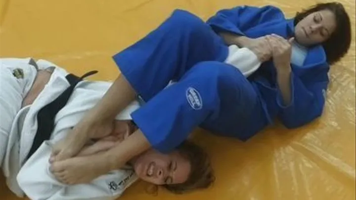 Gi match! Judoka Gabi vs. Lidiya