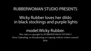 Wicky Rubber loves her Dildo