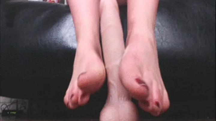 Feet job with dildo