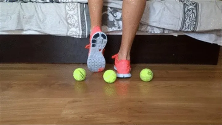 Trampling tennis balls with my new nike freerun pink sneakers