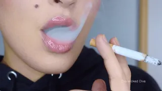 LIPS ZOOM SMOKING | | Marlboro 100's Gold