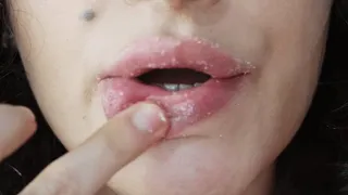 RUBBING MY LIPS HARD | | STRAWBERRY SCRUB TEASE