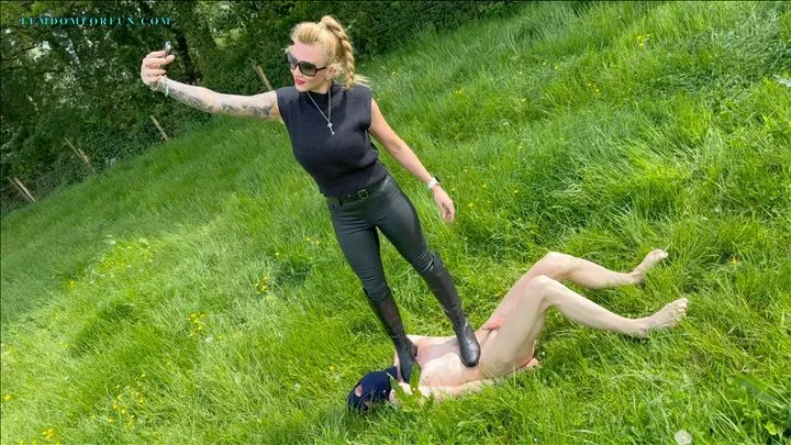 Miss Suzanna Maxwell - Outdoor Trampling