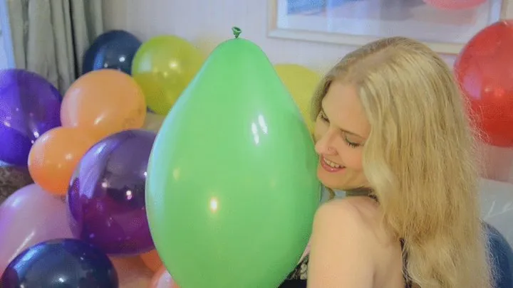 Katya Masspoping Many Balloons