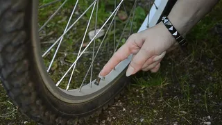 Katya Bike Tyre Deflating