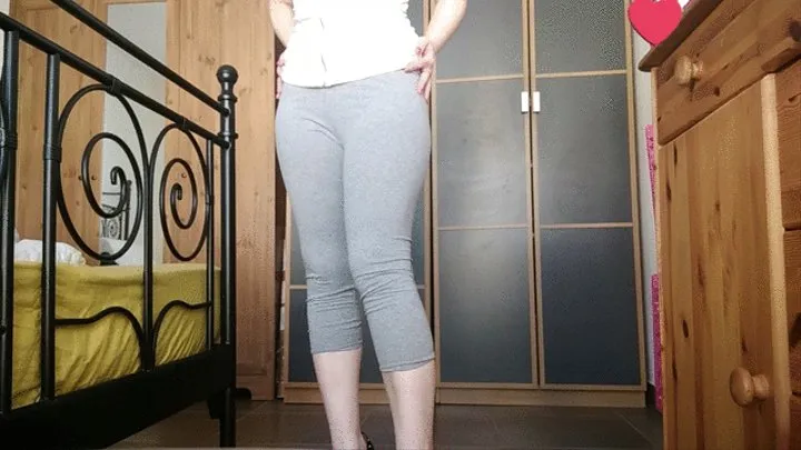 milf grey yoga pants and big ass teasing