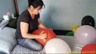 The Great MILF Squeezing and Nail Popping