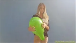 Anna Users Her Long Natural Fingernails on 9 Balloons