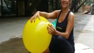 Sarah Nail Pops 12 Balloons and B2P a Green 11"