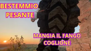 BESTEMMIO PESANTE MENTRE LECCHI IL FANGO DAGLI STIVALI - VIDEO ALL'APERTO