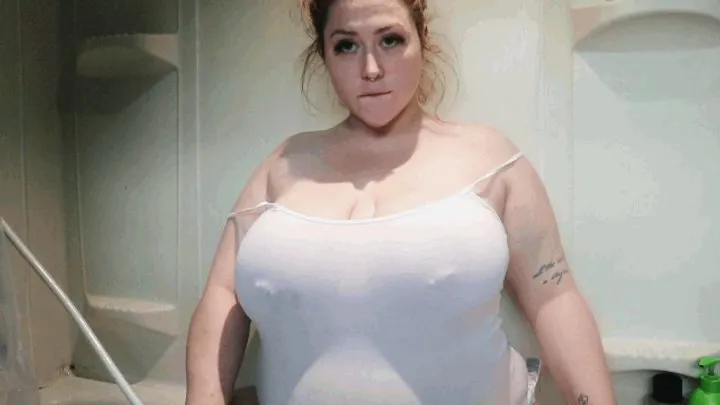 Pregnant Big Tit BBW and The Wet Tshirt